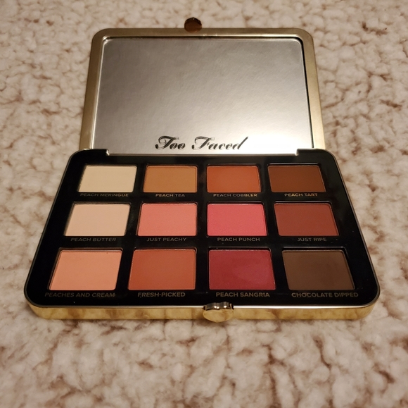 ❤️SALE❤️ Too Faced Peachy Mattes - Picture 2 of 2